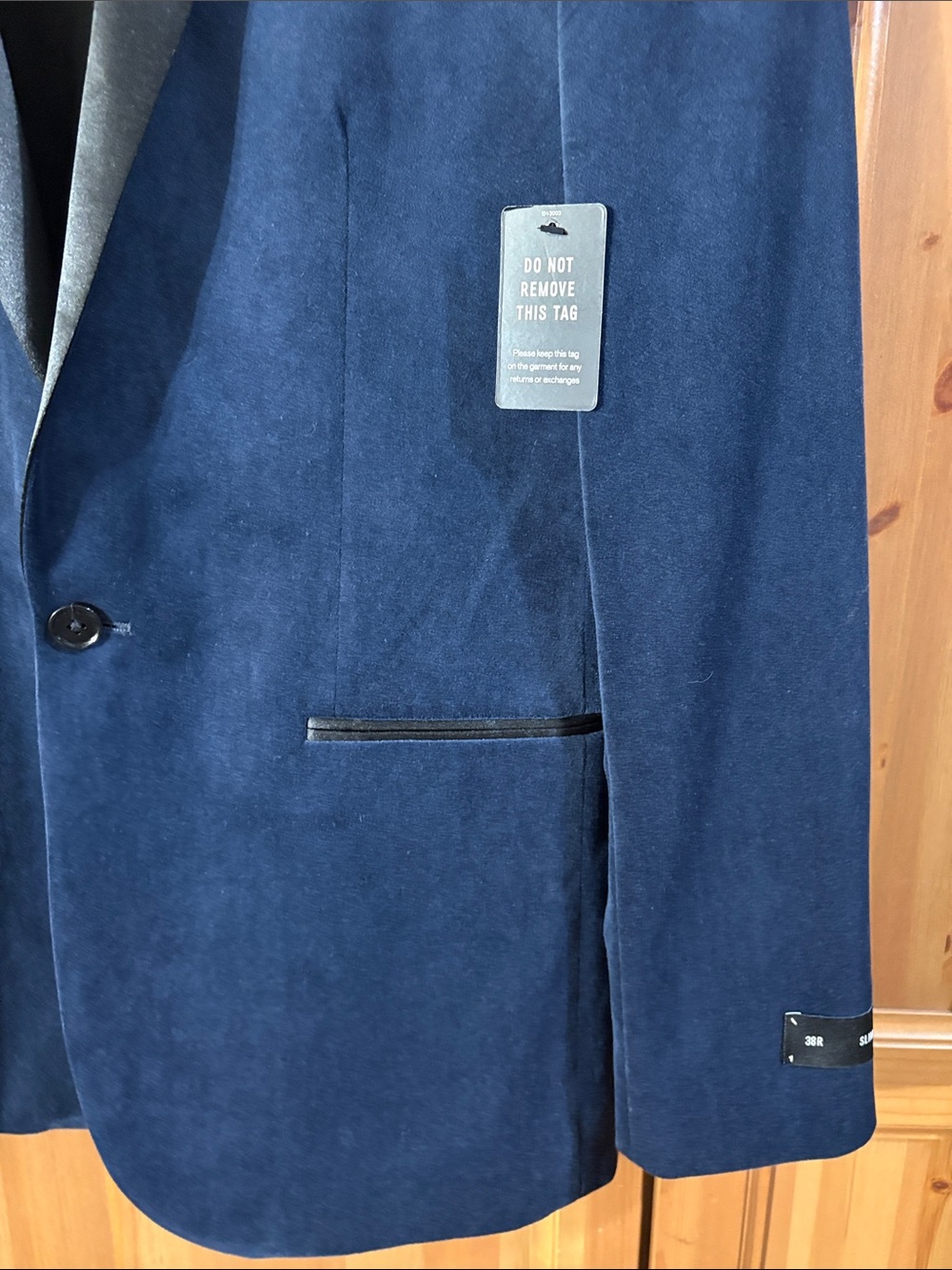 Express Men's Deep Blue Velvet Blazer with Black Satin Lapels - Picture 5 of 9